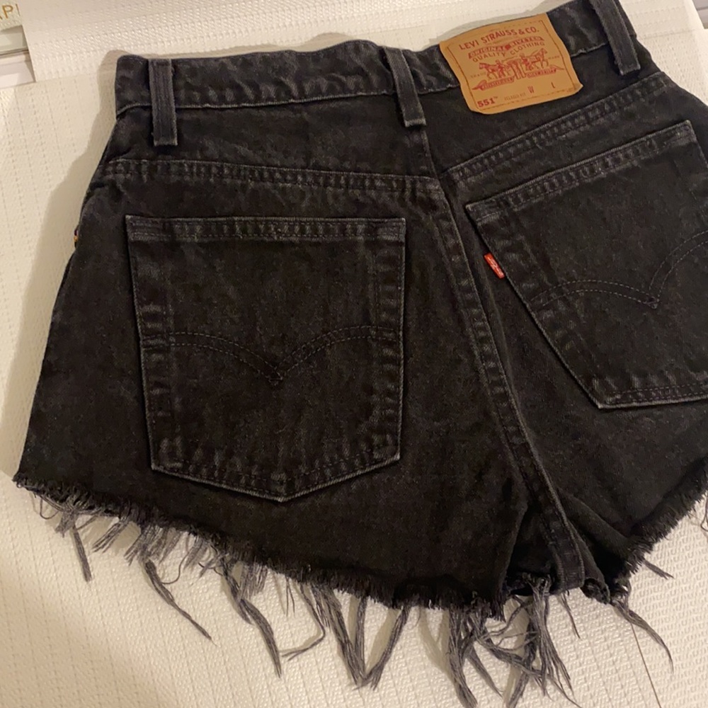 Levi Shorts - Picture 10 of 14